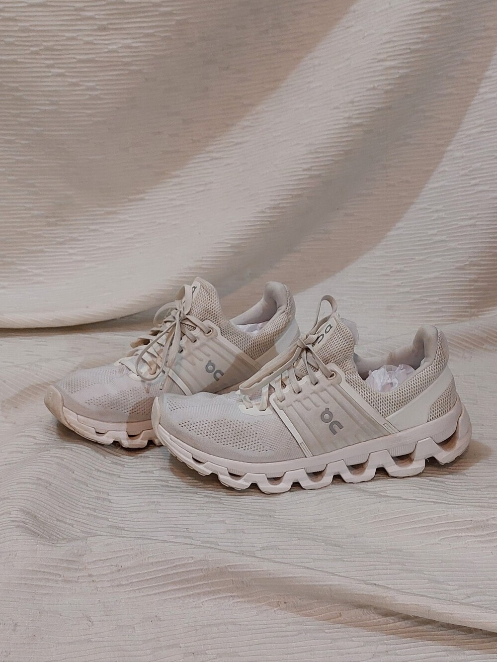 On Running Women's Cloudswift Lace-Up Running Shoes Size 7.5